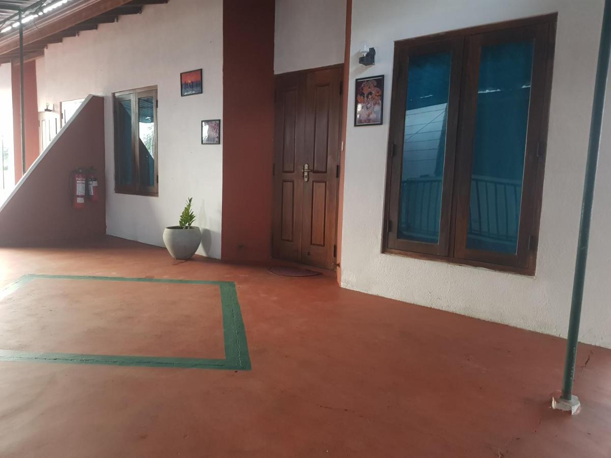Budget House Weligama Buitenkant foto